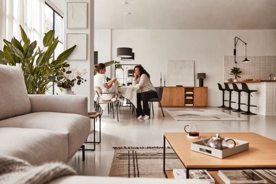 Ciselia Стул из темно-серой синели и черной стали Испания La Forma