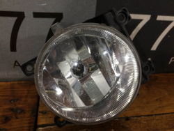 ПТФ передняя правая Toyota Land Cruiser 200 12-15 Б/У Оригинал 8121060180