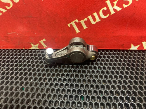 Коромысло впускного клапана 2023г.