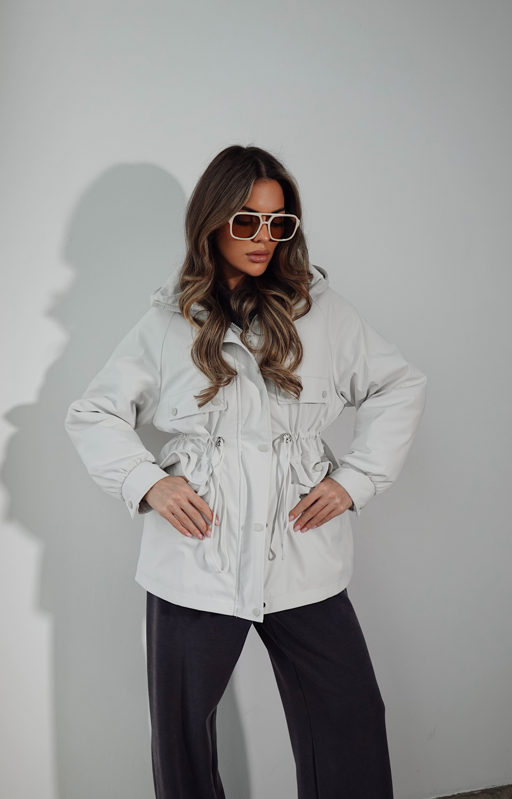 Куртка утепленная на кулиске с капюшоном