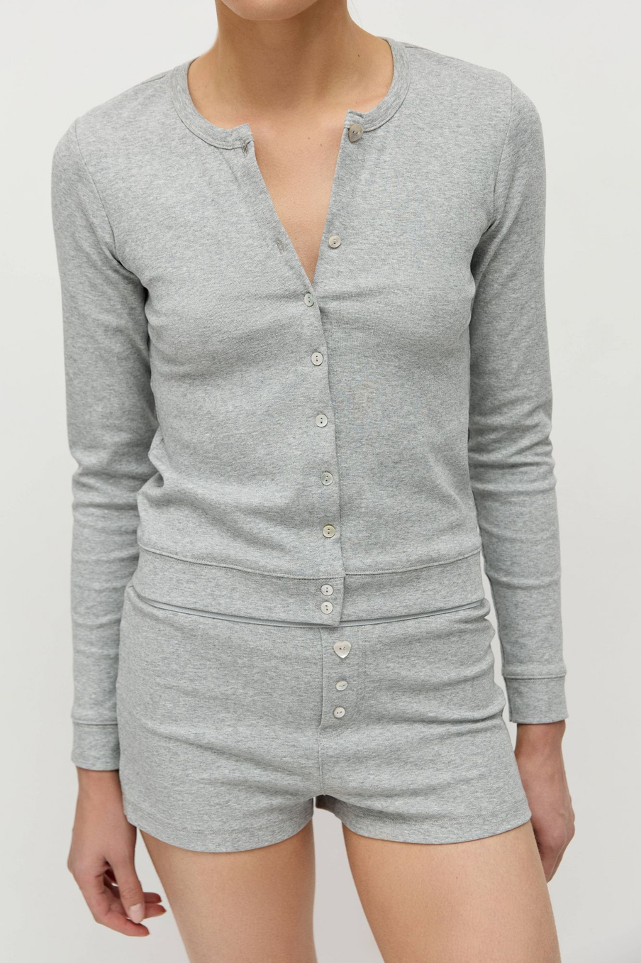 Лонгслив на пуговицах