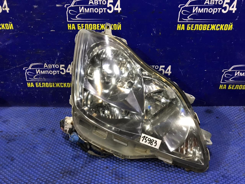 Фара передняя правая TOYOTA CROWN 2003-2008