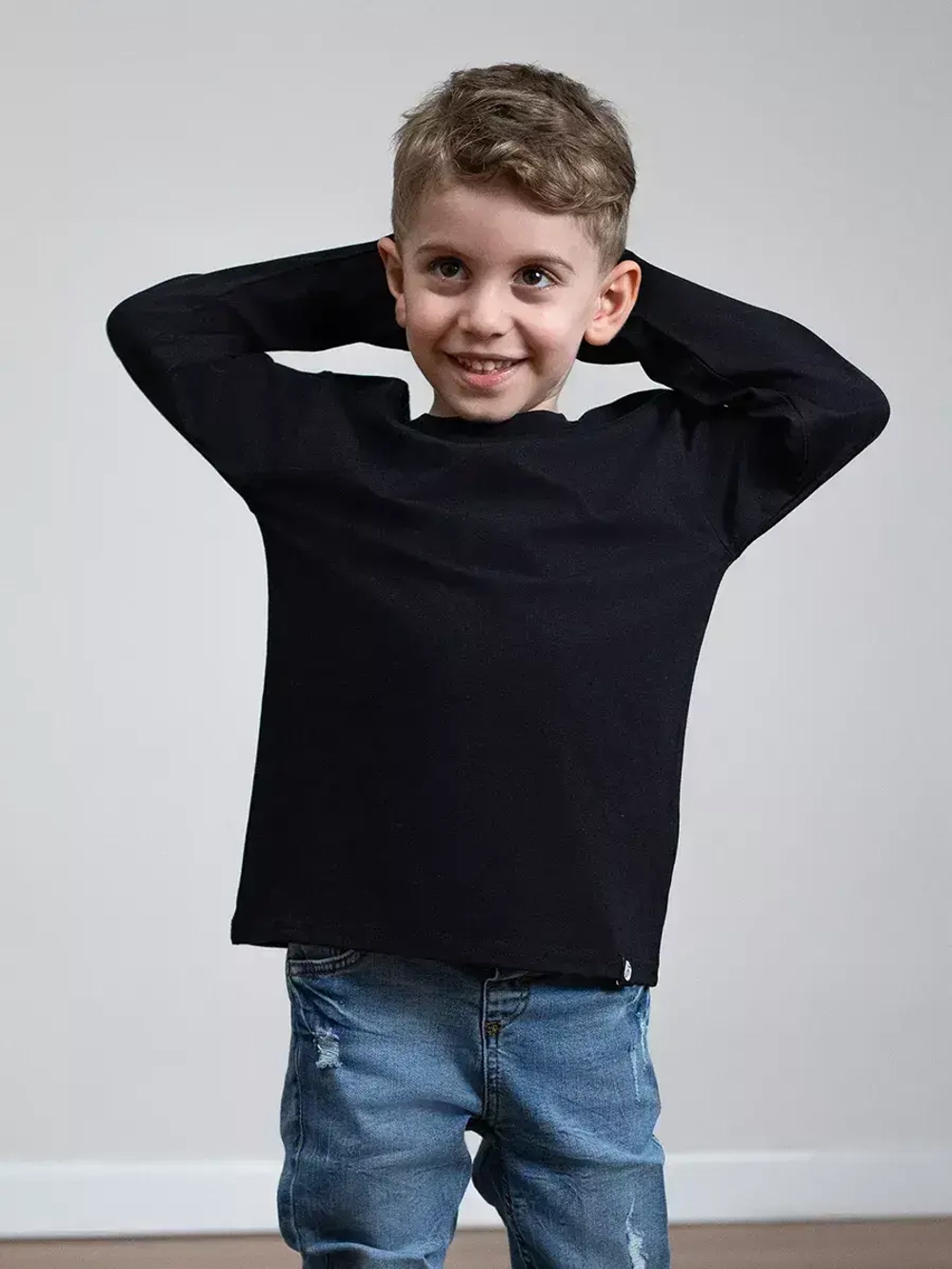 Черный лонгслив оверсайз для мальчика