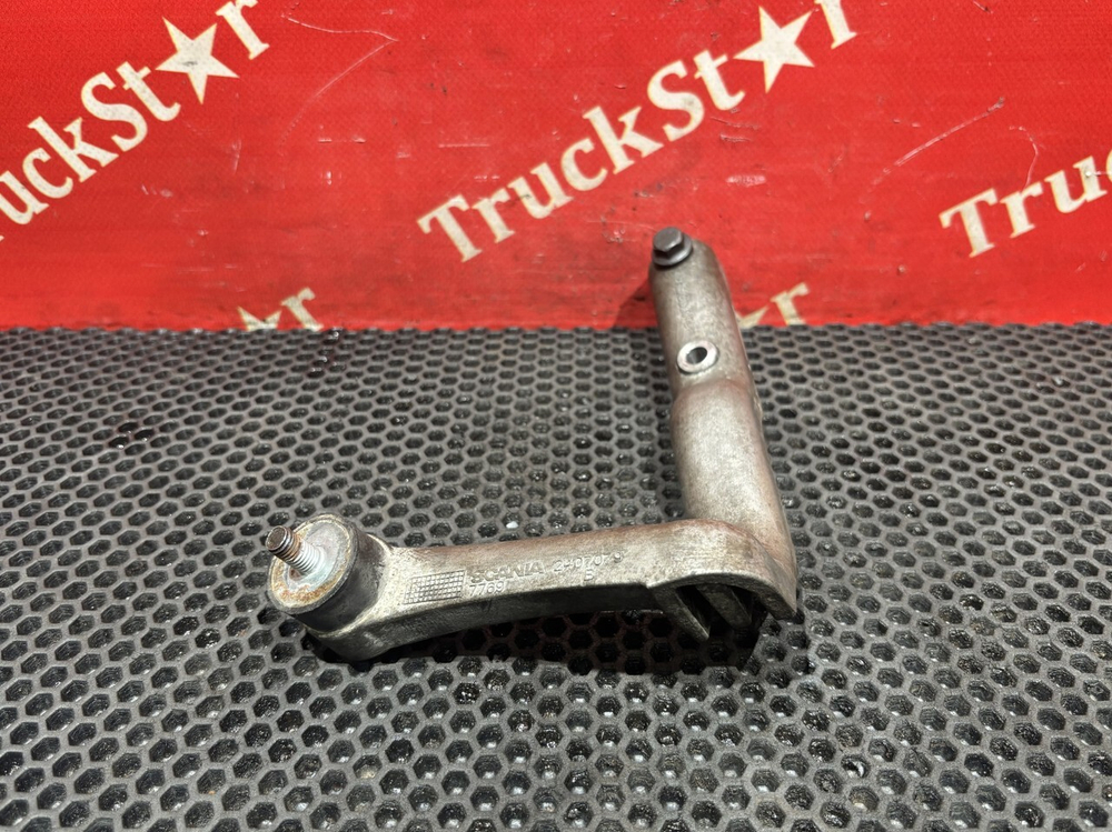 Кронштейн диффузора левый 2021г