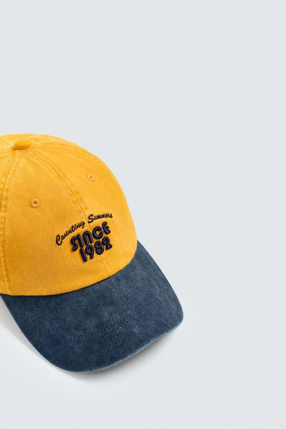 ZARA КЕПКА С КОНТРАСТНОЙ ВЫШИВКОЙ, ЖЕЛТЫЙ