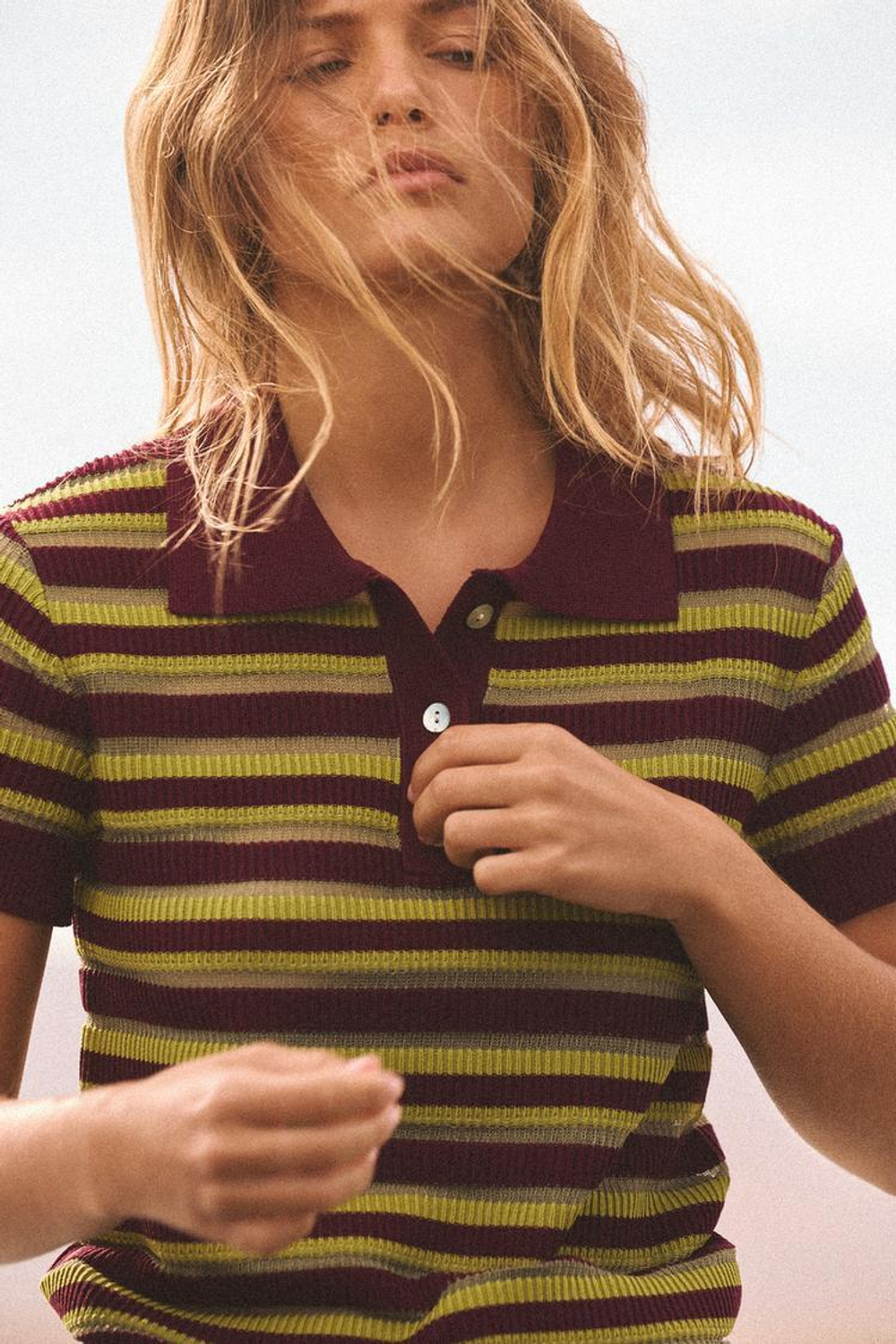 ZARA ТРИКОТАЖНЫЙ ТОП В ПОЛОСКУ С ВОРОТНИКОМ ПОЛО, ПОЛОСКИ