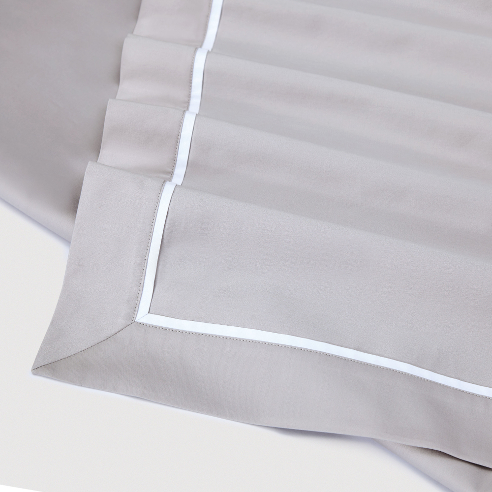 Постельное белье 2 спальное евро Сlaire&Caroll George серое с белым кантом