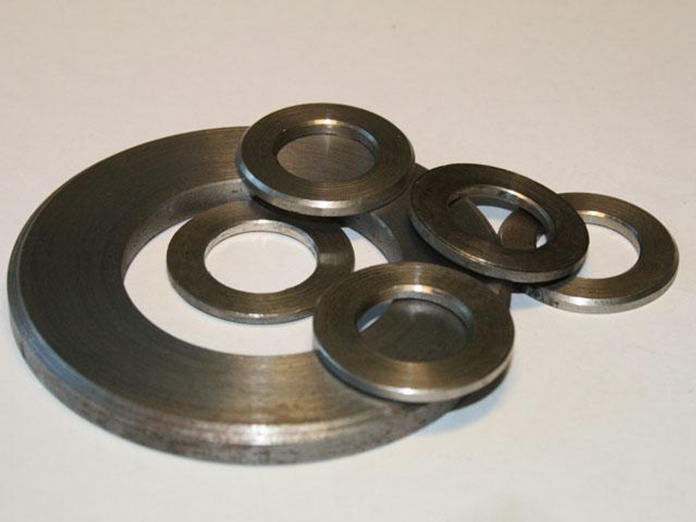 Крепежные изделия