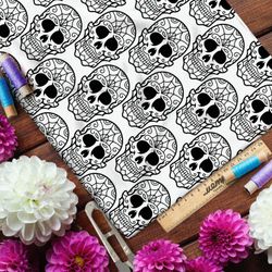 Ткань кулирная гладь резные сахарные черепа на белом фоне