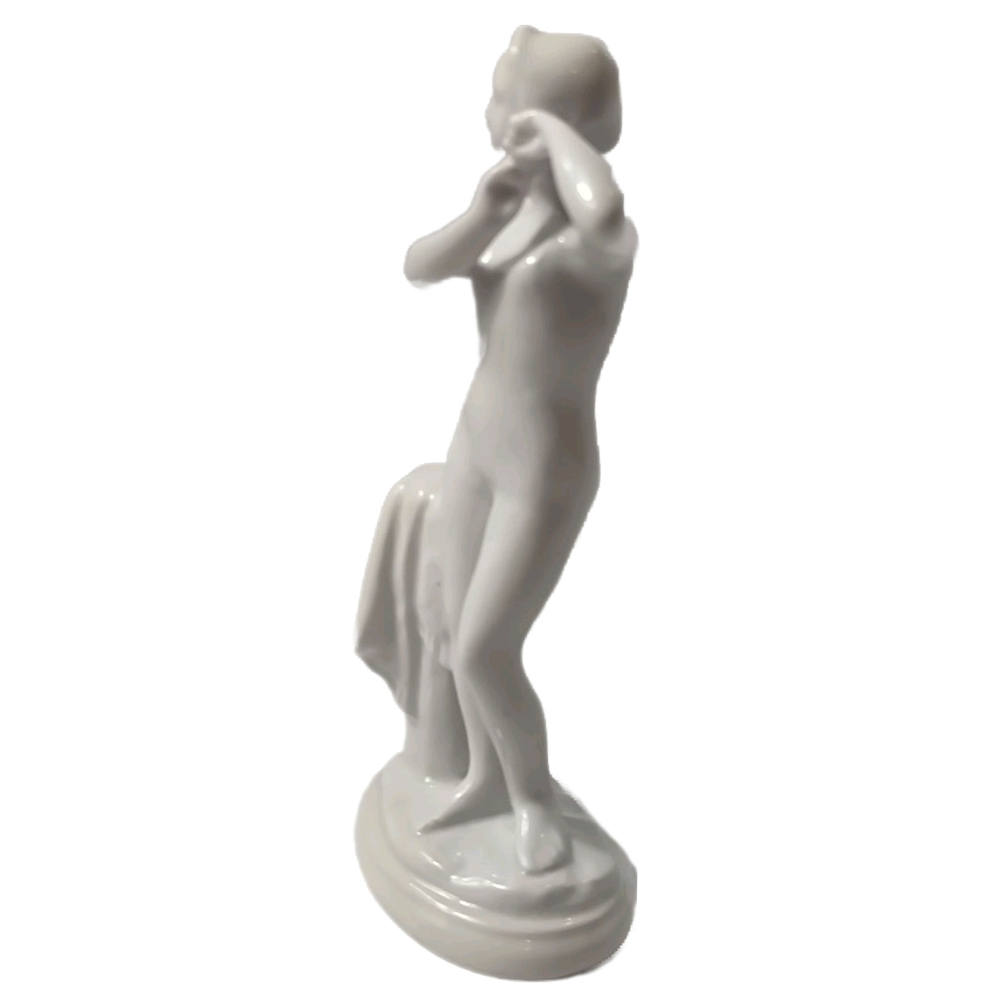 Фарфоровая статуэтка "Юная купальщица", ЛФЗ, 1950 - 1960 гг.