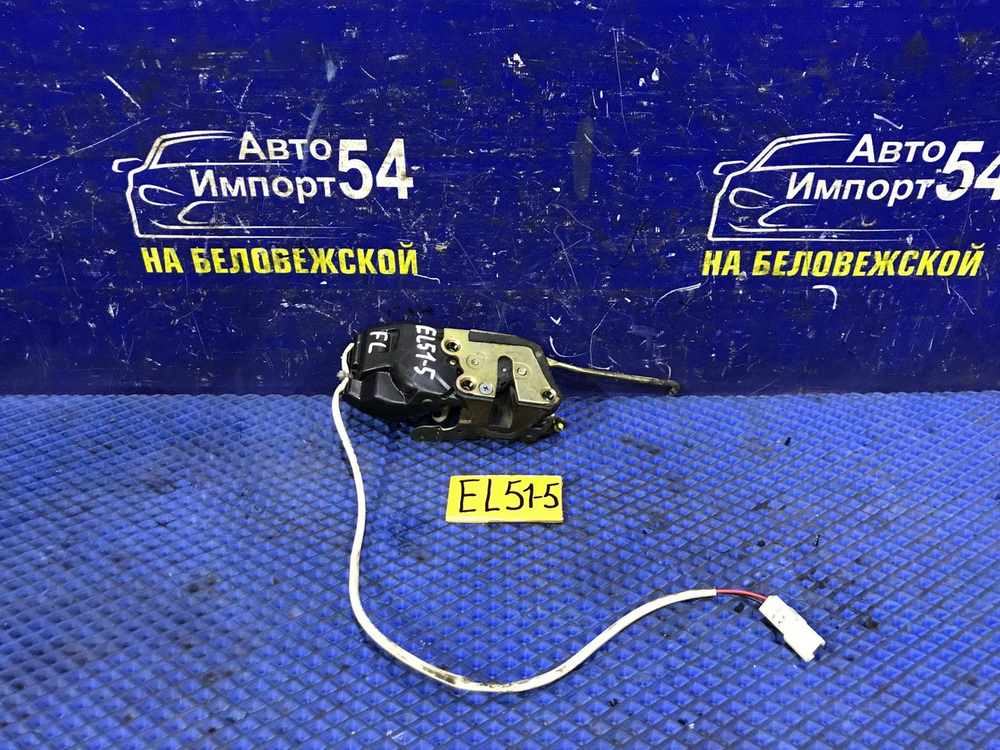 Замок двери передней левой TOYOTA CORSA 1997