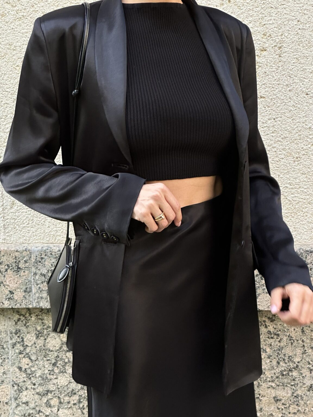 Кроп-топ PETRA с коротким рукавом, чёрный