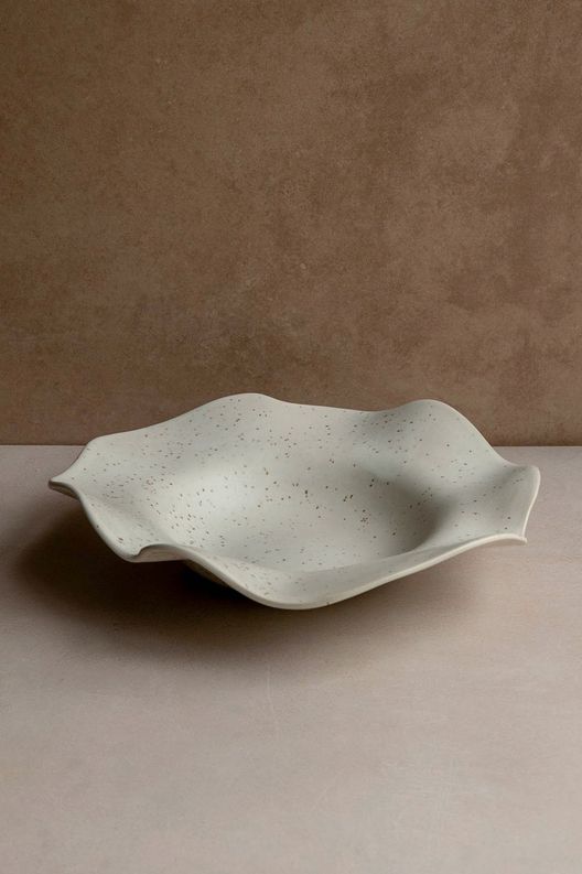 Блюдо белое в крапинку / Wild Muse