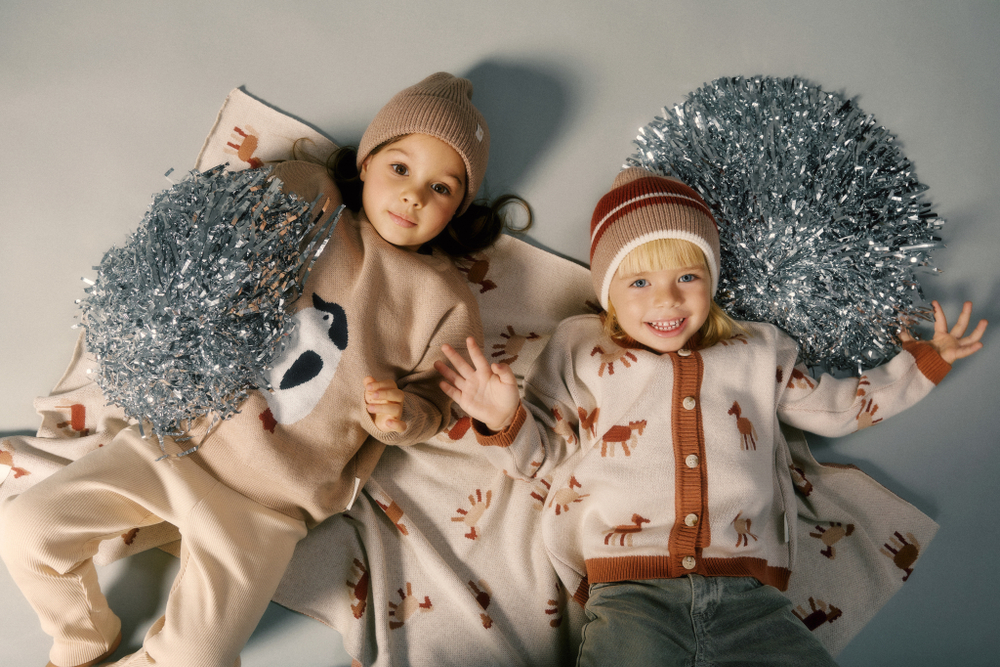 Шапка вязаная с отворотом (теплый беж + терракот)