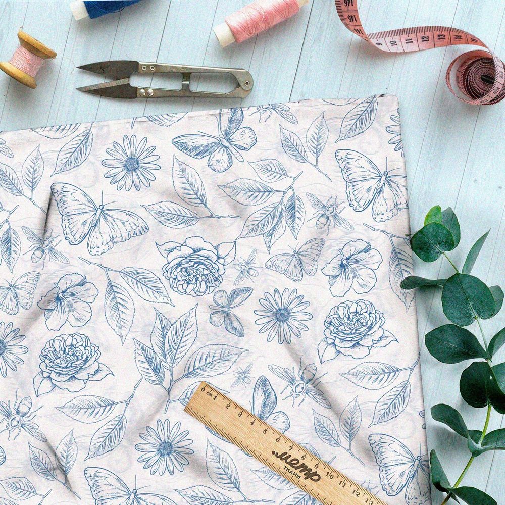 Ткань бязь эскиз синих цветов, листьев и бабочек