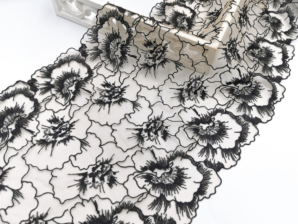 Вышивка на сетке, 26 см, цветочки на телесном фоне (Артикул: VS-2020), м