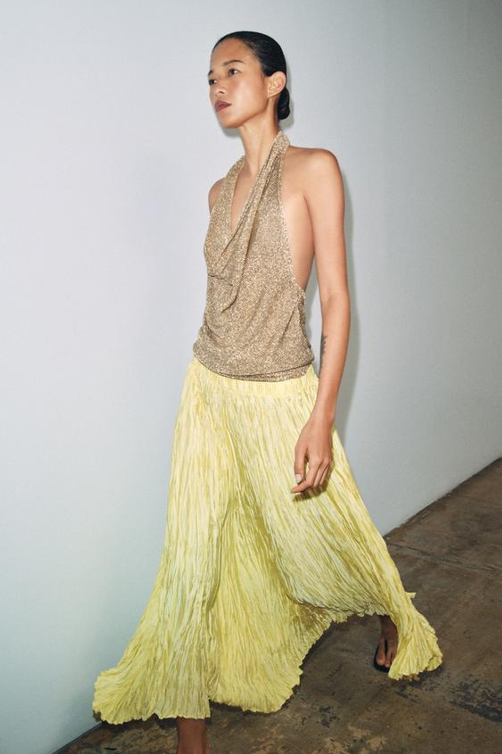 ZARA ДЛИННАЯ ПЛИССИРОВАННАЯ ЮБКА — ZW COLLECTION, ЖЕЛТЫЙ