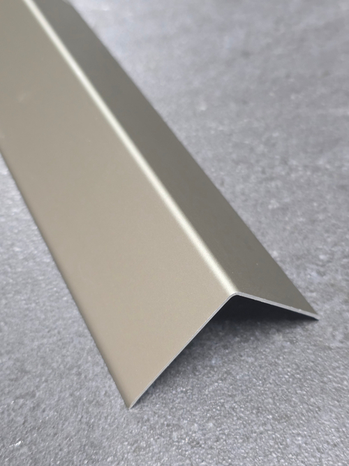 Угол 40*40мм "DO-1" 2,7м Шампань (бронза) мат. анод. алюм.