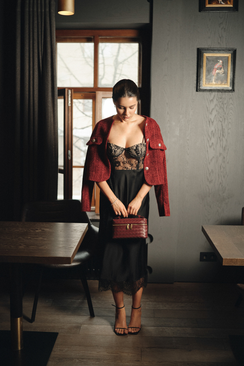 Платье кружевное корсетное