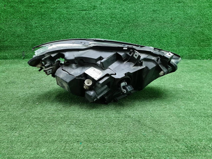 Битая Фара левая BMW 1er F20, F21 (2015-2017) LED