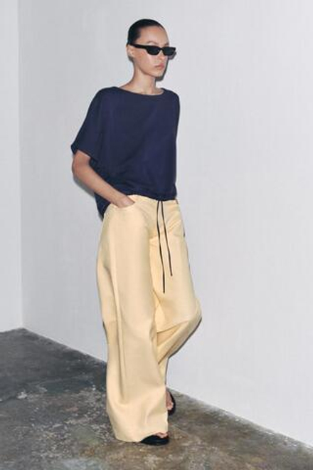 ZARA ХЛОПКОВАЯ ФУТБОЛКА СО СБОРКАМИ, МОРСКОЙ СИНИЙ