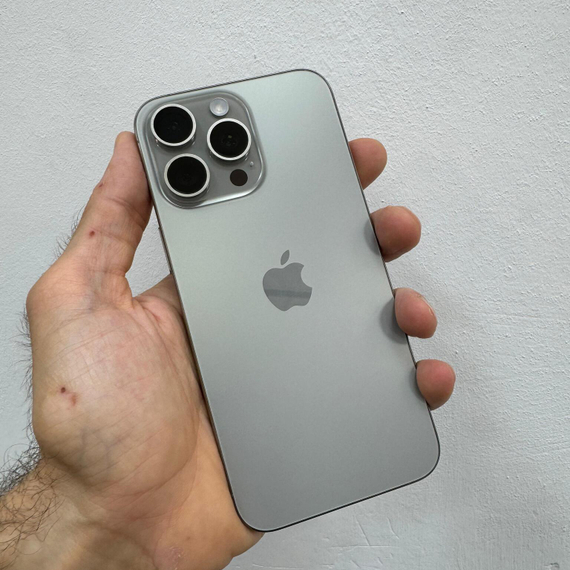 Apple iPhone 15 Pro Max 256gb АКБ 99% (полный комплект)