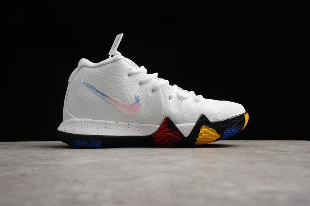 Kyrie 4s march madness top