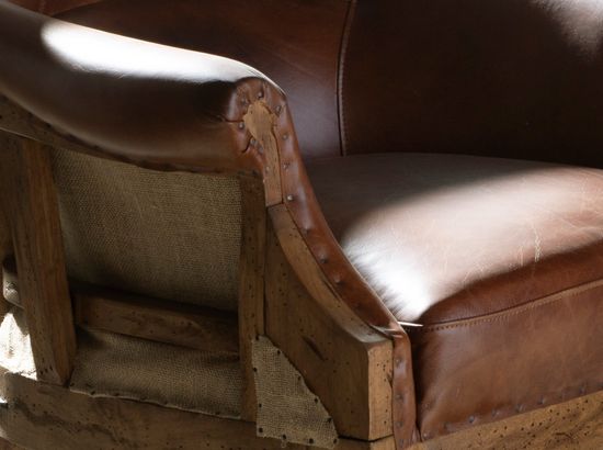 Кресло из кожи коньячно-коричневого цвета, модель 5158