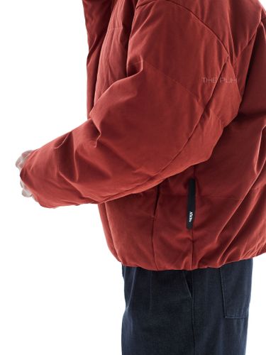 Короткий пуховик терракотового цвета