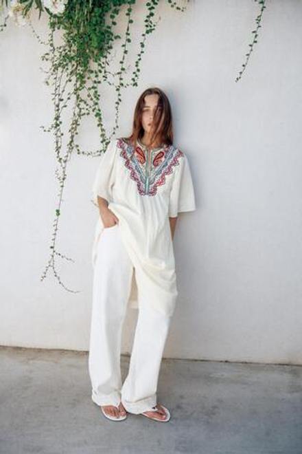 ZARA ПЛАТЬЕ МИДИ С ВЫШИВКОЙ — ZW COLLECTION, ЖЕЛТОВАТО-БЕЛЫЙ