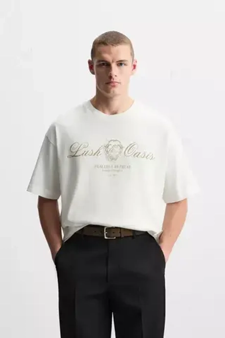 ZARA ФУТБОЛКА С КОНТРАСТНОЙ НАШИВКОЙ, БЕЛЫЙ