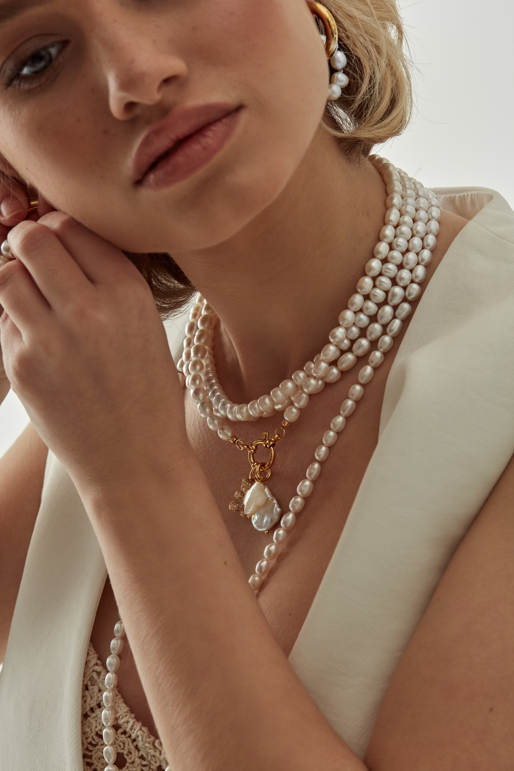 Колье из жемчуга формы рис 6-7 мм