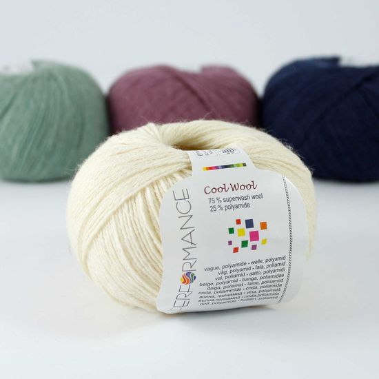 Пряжа Cool Wool 4-ply PERFORMANCE (75% шерсть супервош, 25% полиамид)