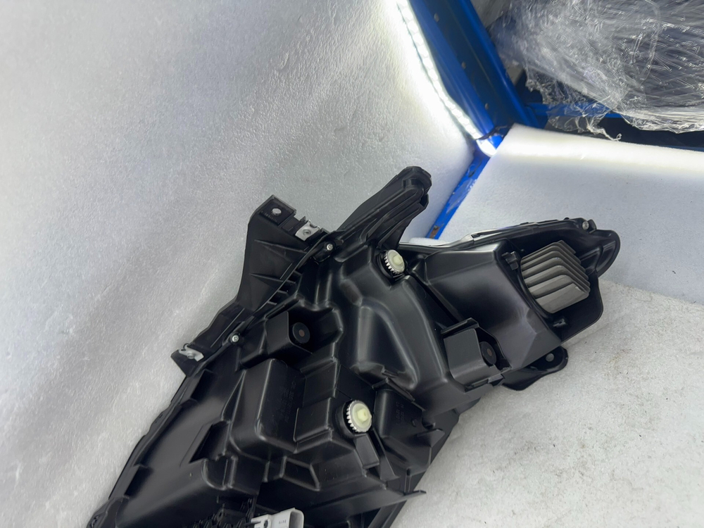 Передняя левая LED фара Toyota Camry 2024, оригинал,