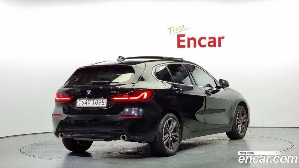 BMW 1 Series (F40) 118d Sports (08.2020)