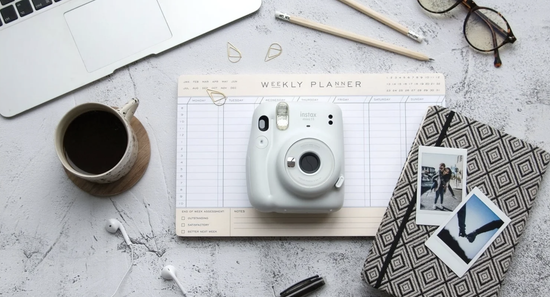 Фотоаппарат моментальной печати Fujifilm Instax Mini 11, печать снимка 62x46 мм, Ice white