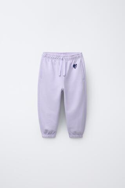 ZARA БАЗОВЫЕ БРЮКИ-ДЖОГГЕРЫ С СЕРДЕЧКОМ, ЛАВАНДОВЫЙ