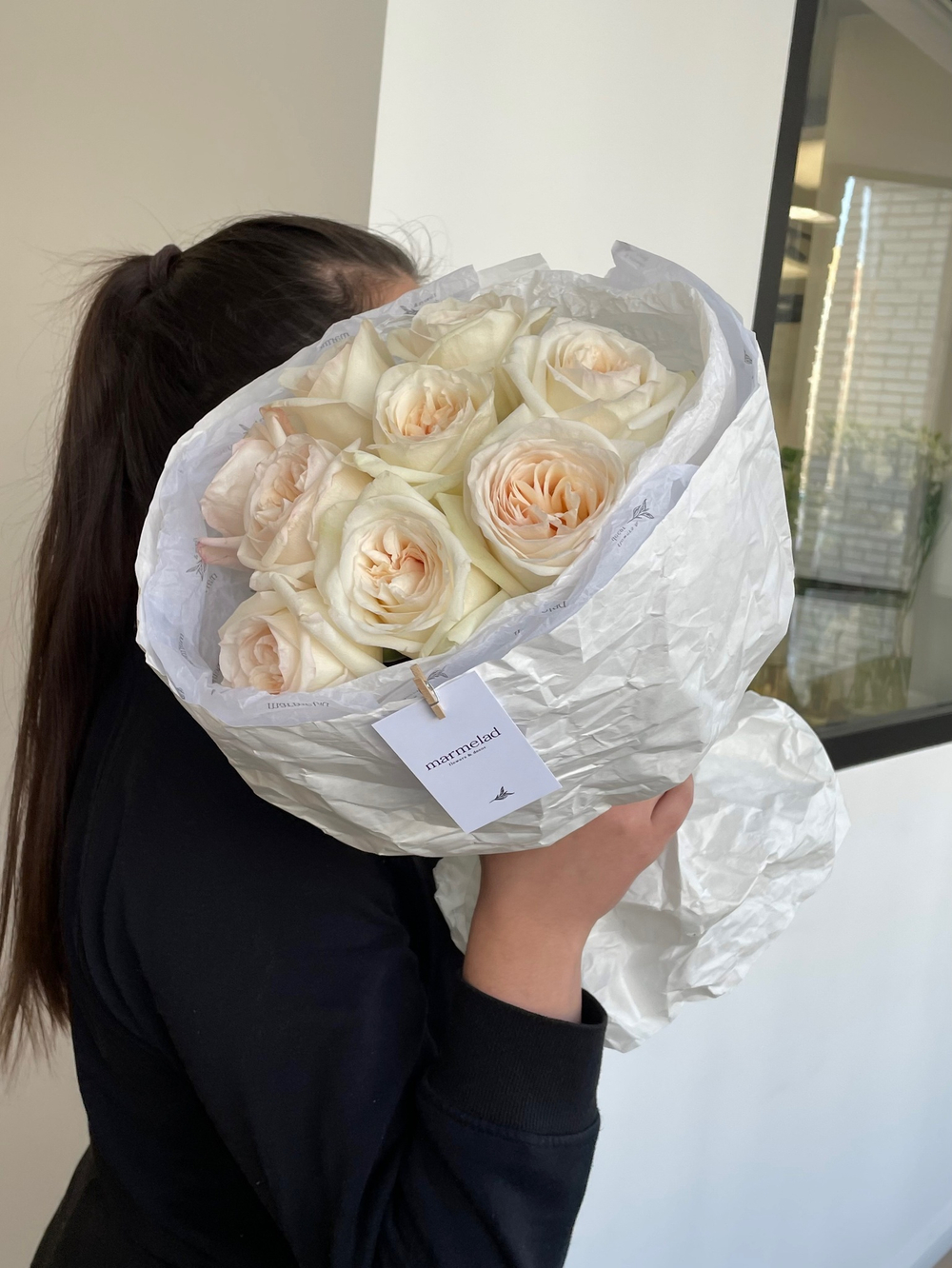 Моно букет из ароматной пионовидной розы