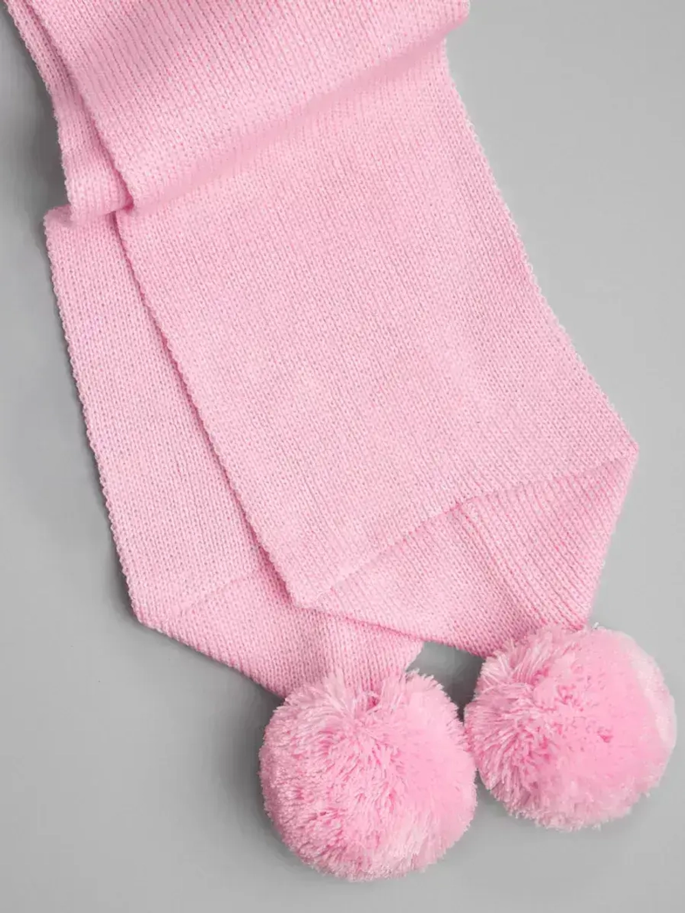 Шарф зимний вязаный с бубонами для девочки