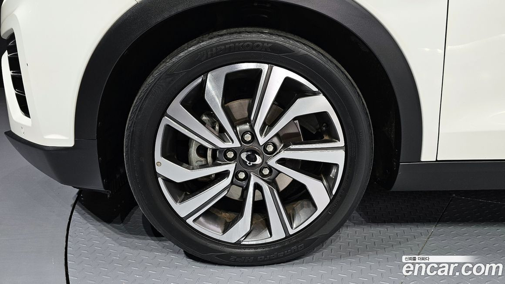 KG Mobility (Ssangyong) Very New Tivoli Бензин 1.5 2WD (04.2020)