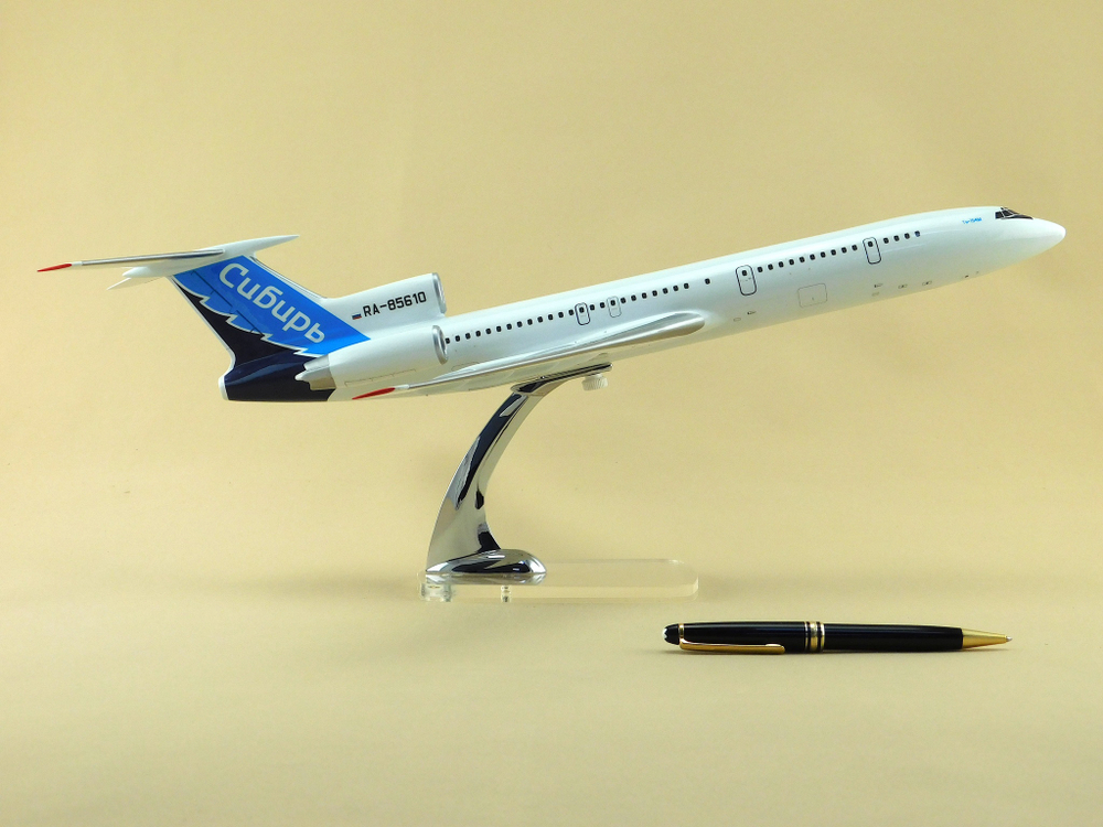 Модель самолета Ту-154М (М1:100, Сибирь, RA-85610)