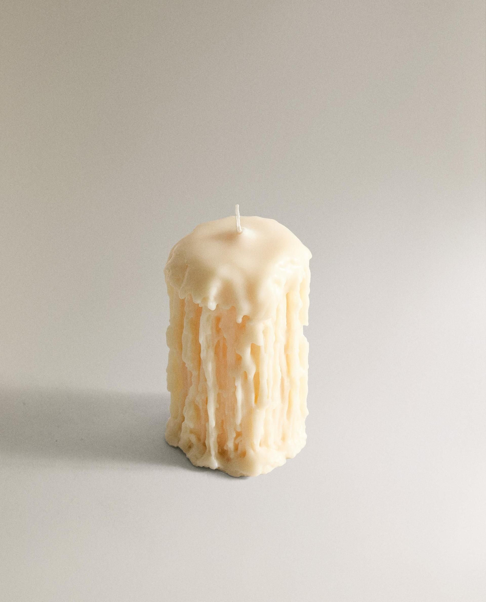 Zara Home - Ароматическая свеча incense leather, 365 г