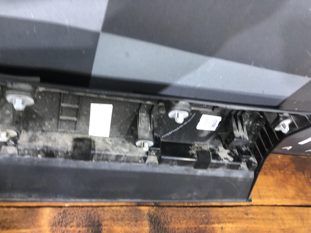 Накладка двери передней правой Hyundai Tucson 4 (NX4) 20-нв Б/У Оригинал 87722N9000