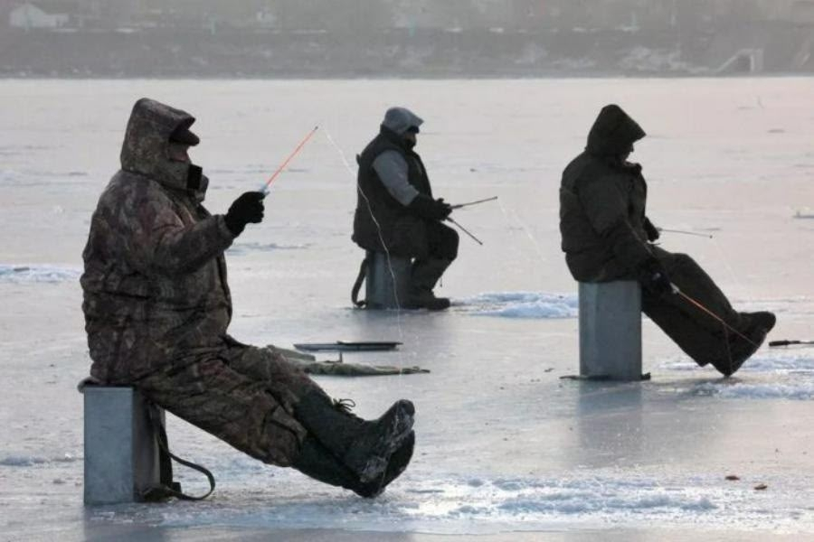 Этикет на льду: на каком расстоянии буриться от соседа