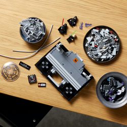 LEGO Star Wars — Диорама: Тронный зал Императора 75352