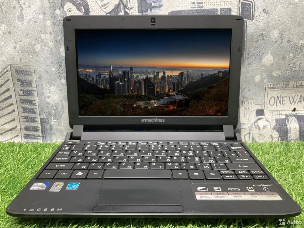 Нетбук eMachines для работы и учебы