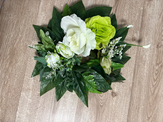 Изготовление икебаны на крышку гроба.