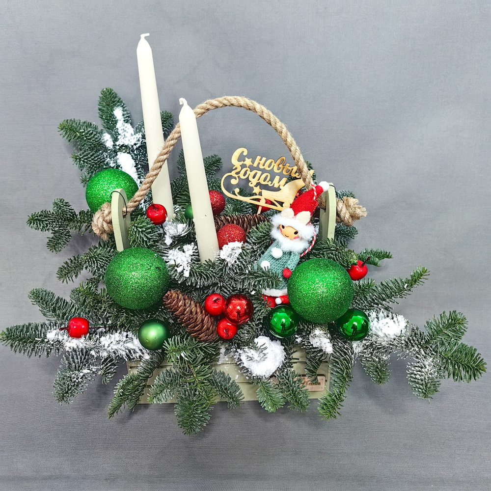 Новогодняя композиция в деревянном ящике