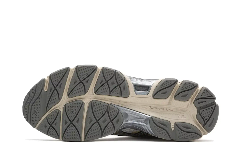 Asics Gel-Cumulus 16 "Cream Clay Grey"