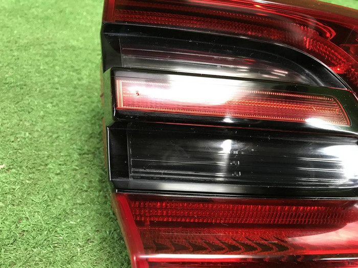 Фонарь левый внутренний Porsche Macan 95b (14-18)